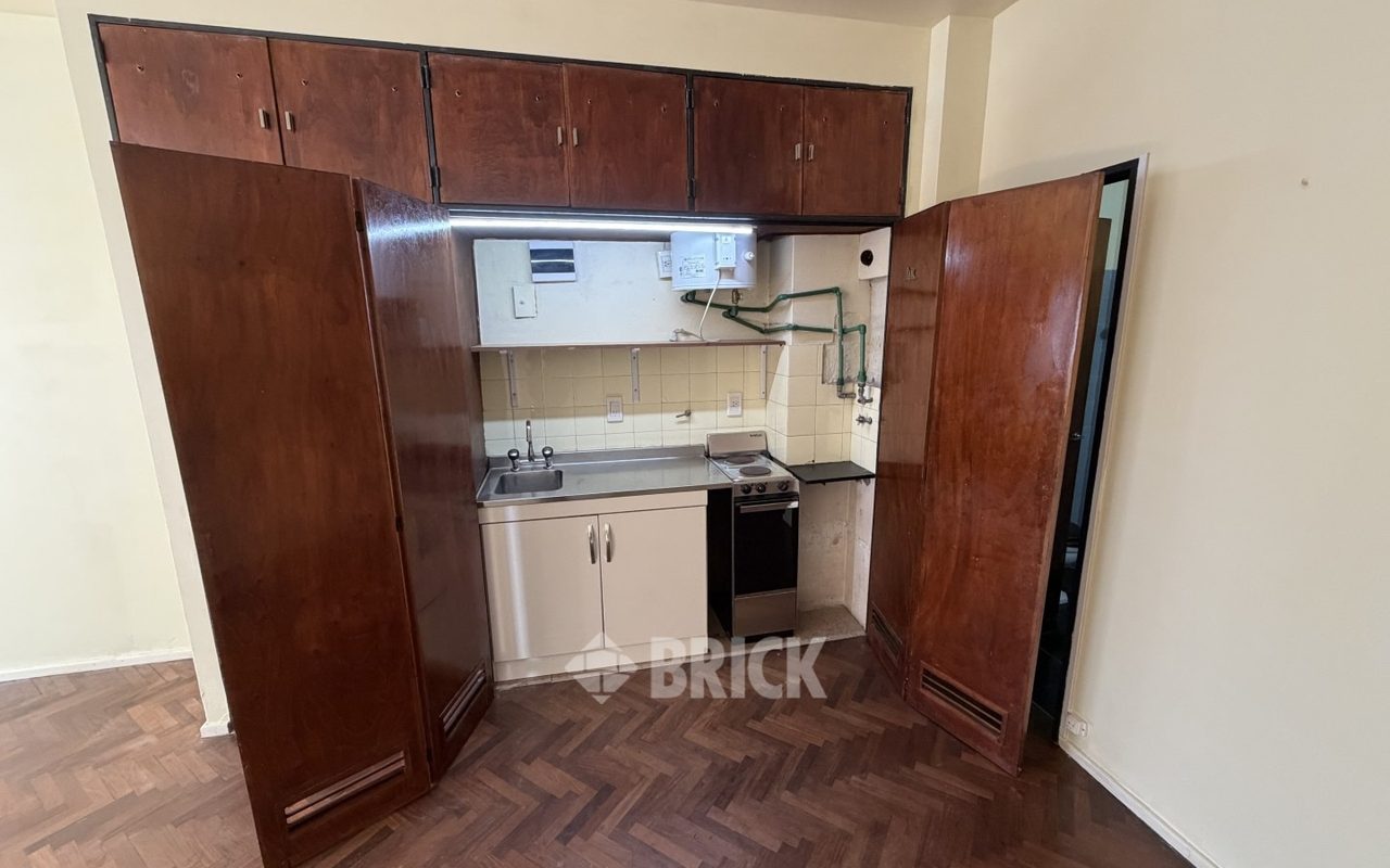 AZCUENAGA al 1900 Piso 8 8