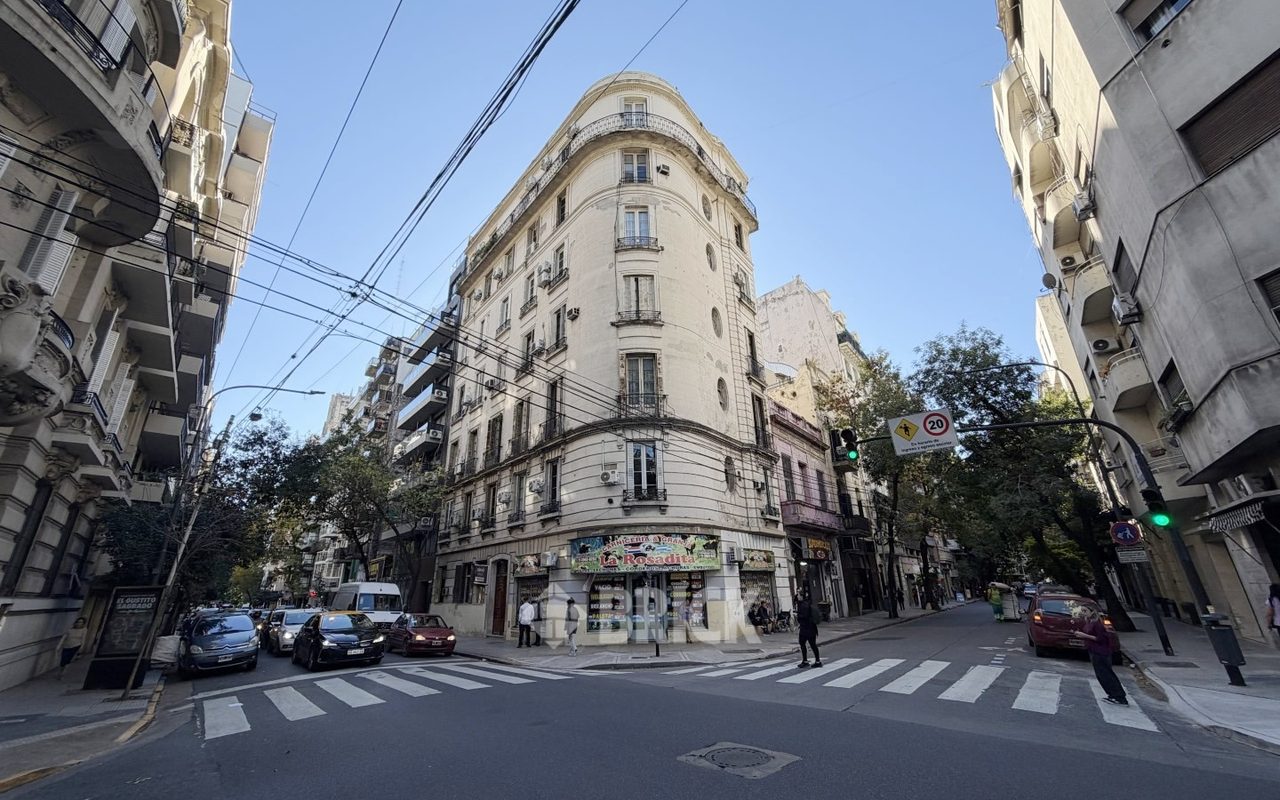 PARAGUAY al 2000 Piso 6 30