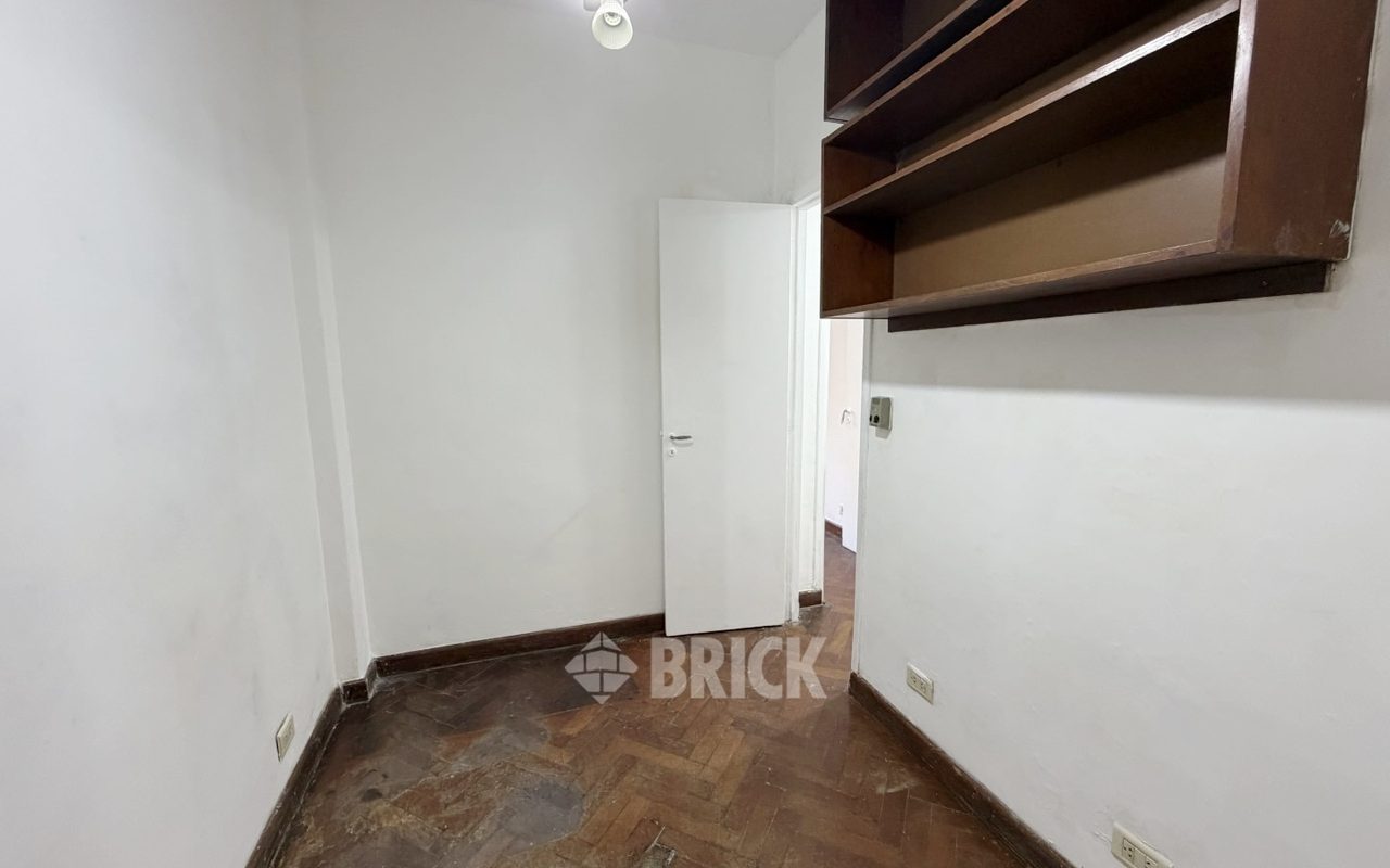 SOLIS al 800 Piso PB 17