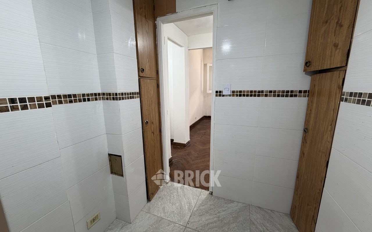 SOLIS al 800 Piso PB 20