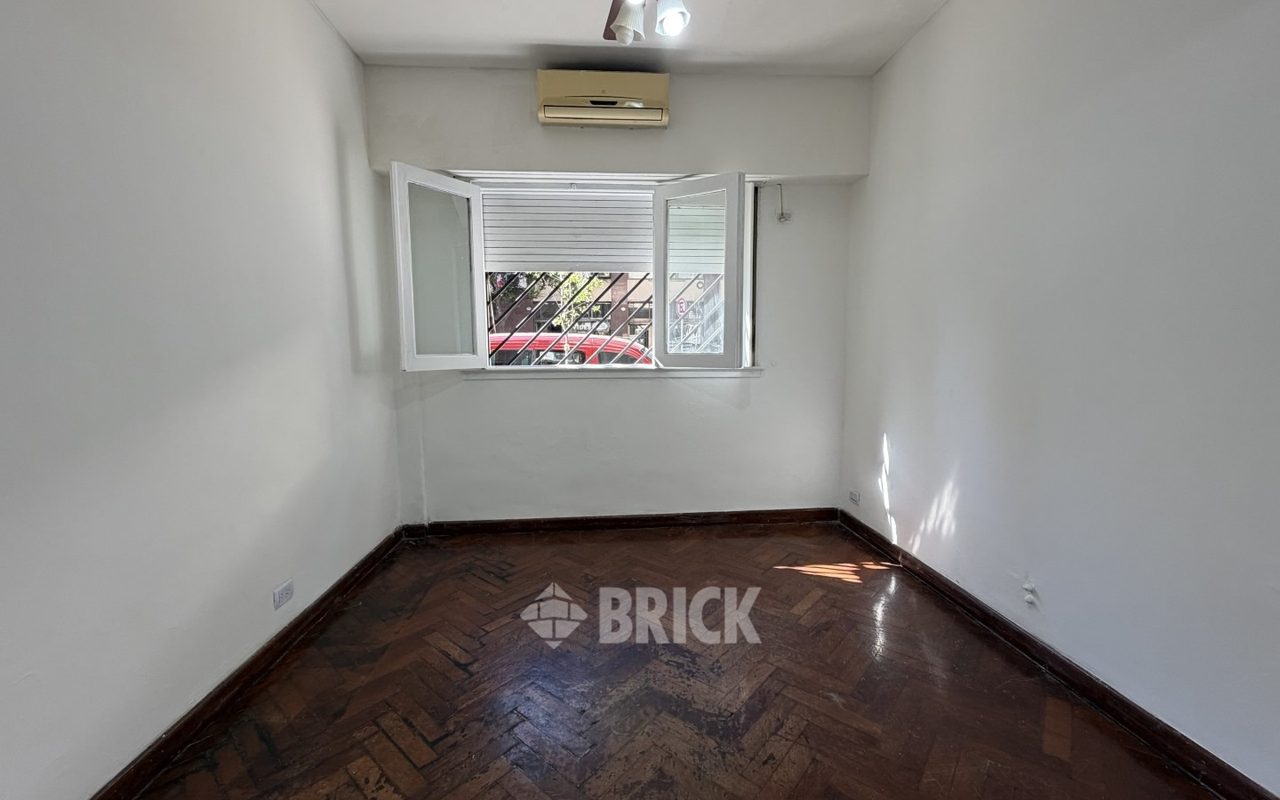 SOLIS al 800 Piso PB 4