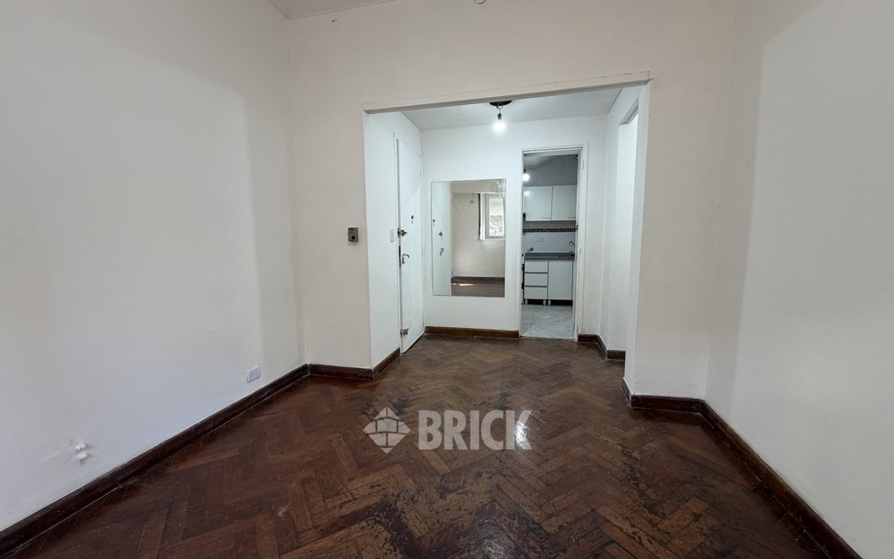 SOLIS al 800 Piso PB 6
