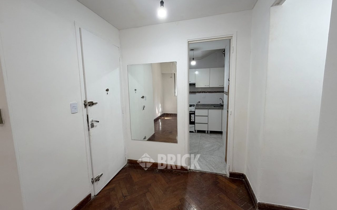 SOLIS al 800 Piso PB 7