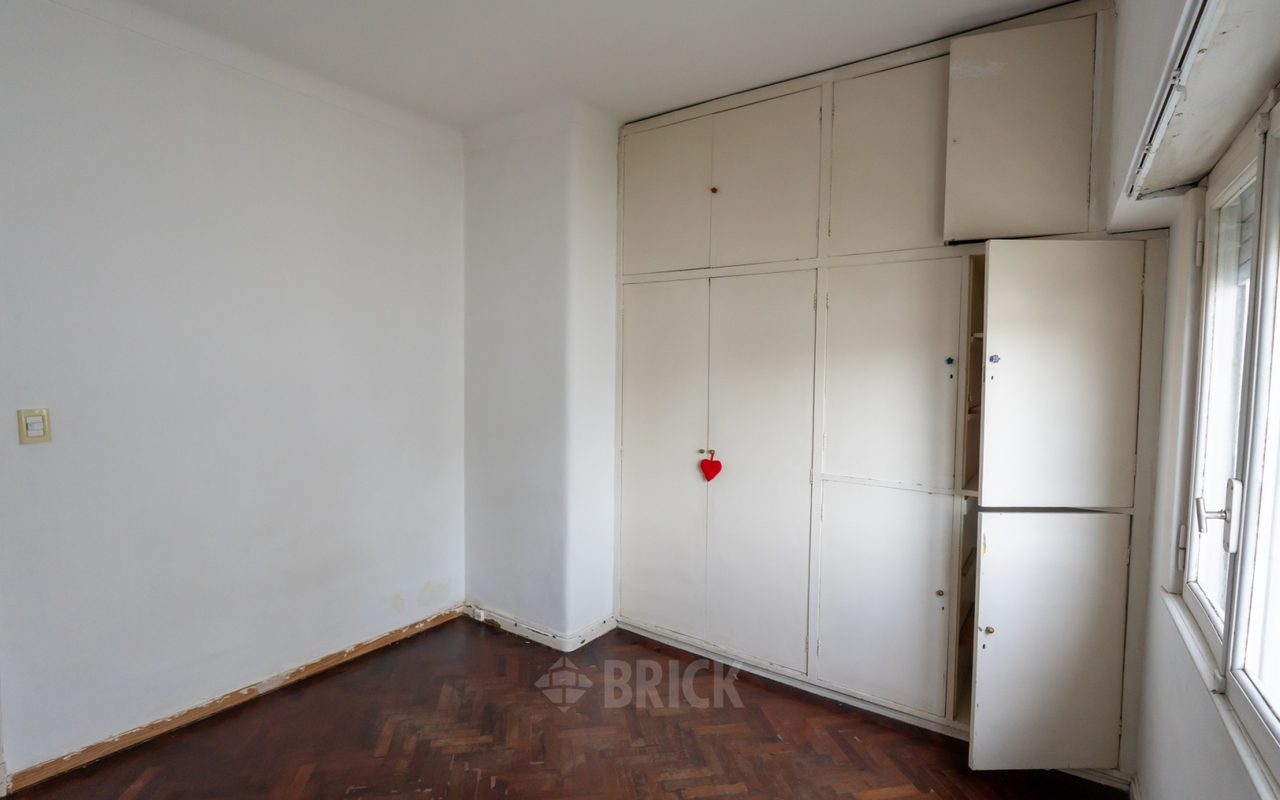 NAON, ROMULO S., DR. al 2200 Piso 2 14