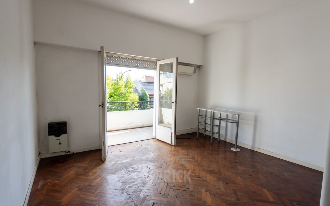 NAON, ROMULO S., DR. al 2200 Piso 2 1