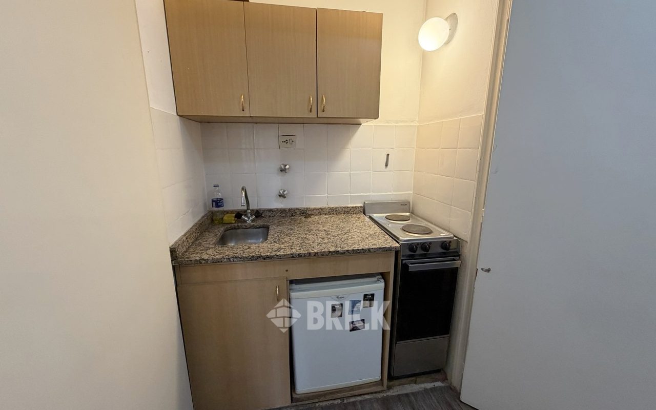 AZCUENAGA al 1900 Piso 6 7