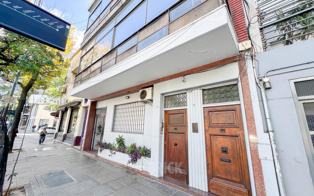 ALVAREZ THOMAS, AV. al 800 Piso PB 18