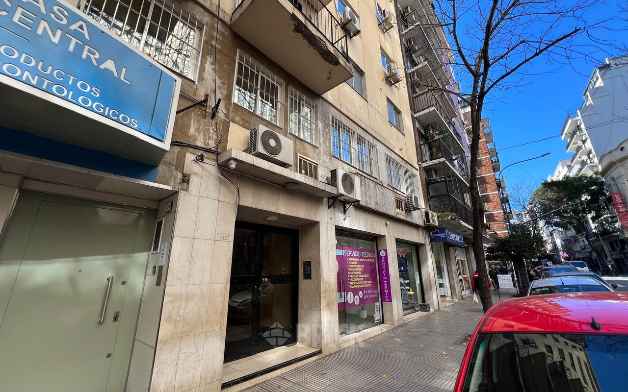 ALVEAR, MARCELO T. DE al 2100 Piso 8 12