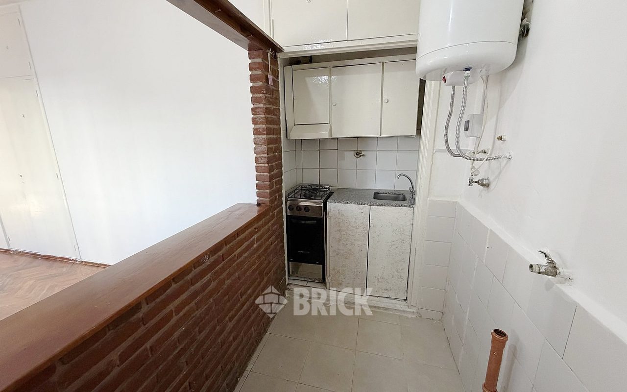 AZCUENAGA al 300 Piso 2 14