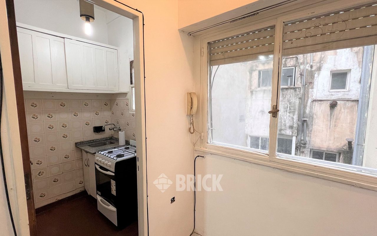 URIARTE al 2400 Piso 4 4