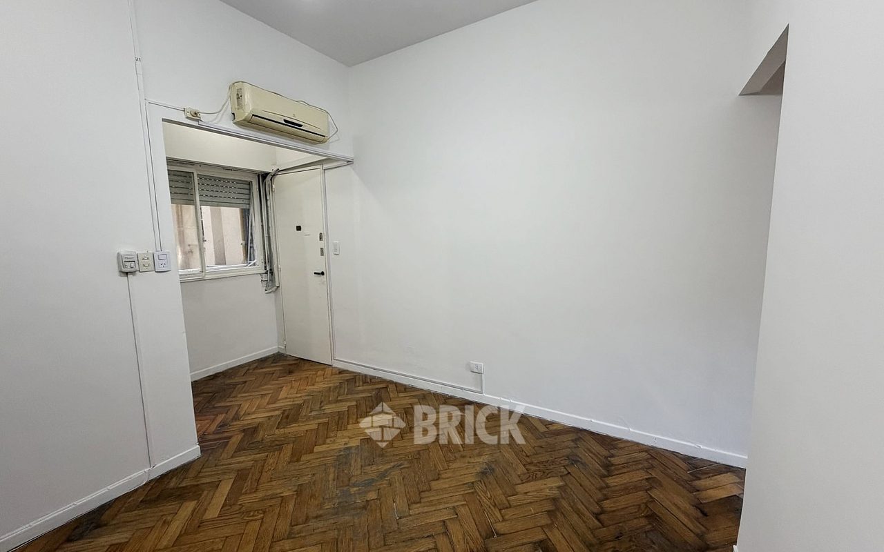 URIARTE al 2400 Piso 4 4