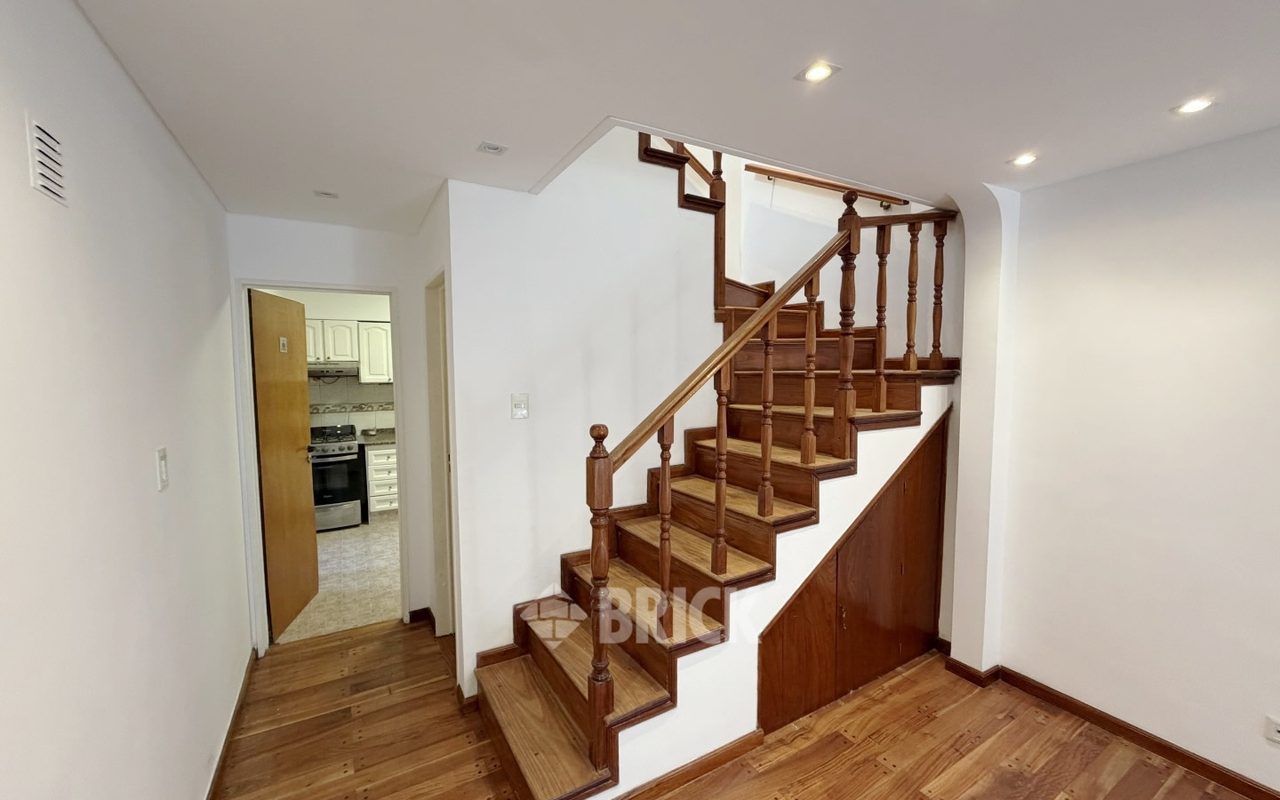 ACASSUSO al 5500 Piso PB 4