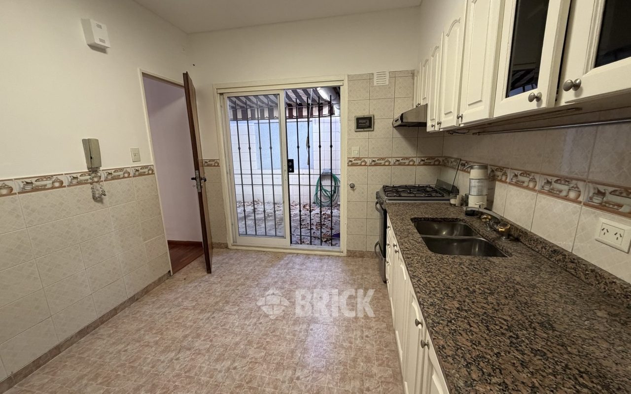 ACASSUSO al 5500 Piso PB 8