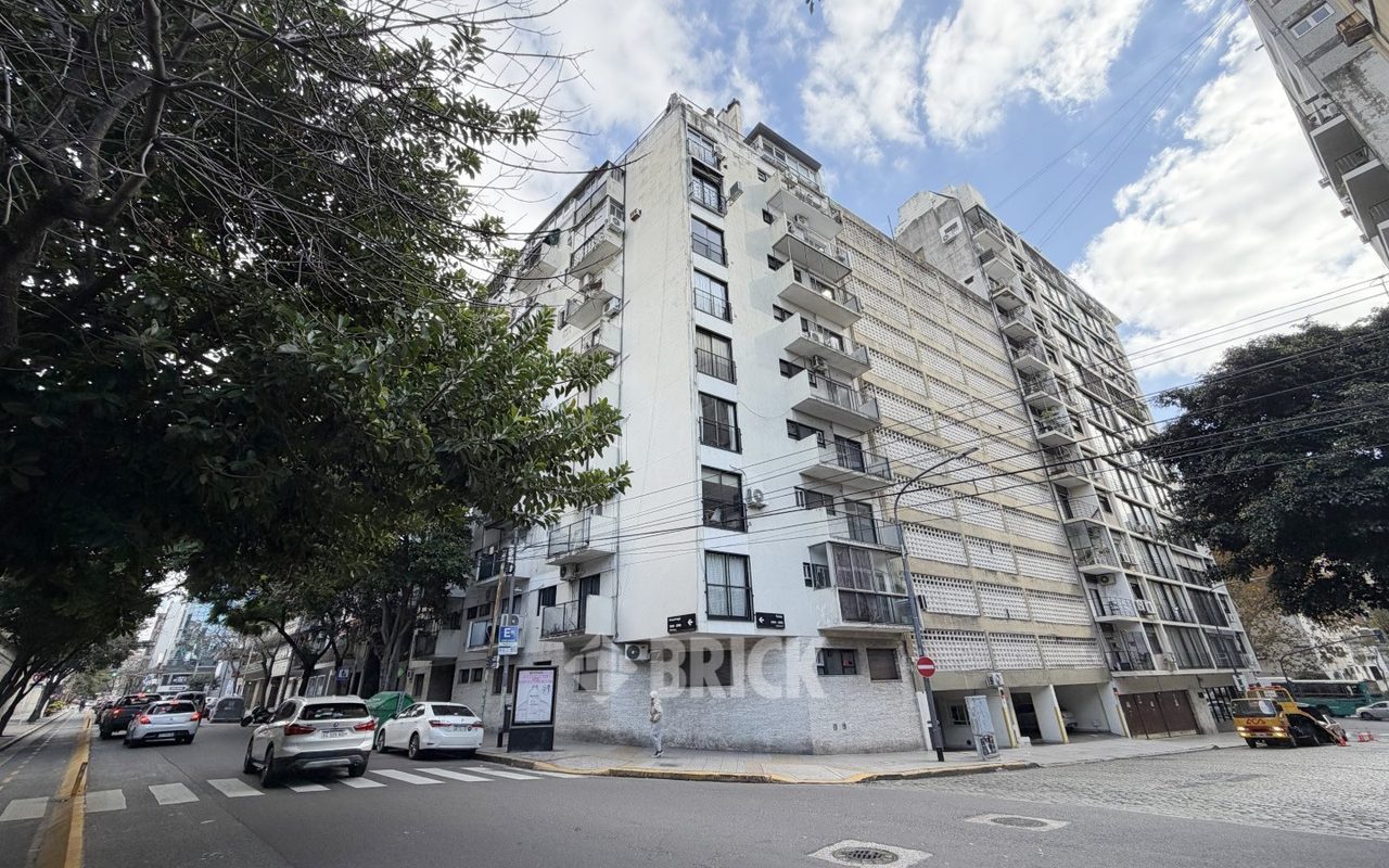 AZCUENAGA al 1900 Piso 2 25