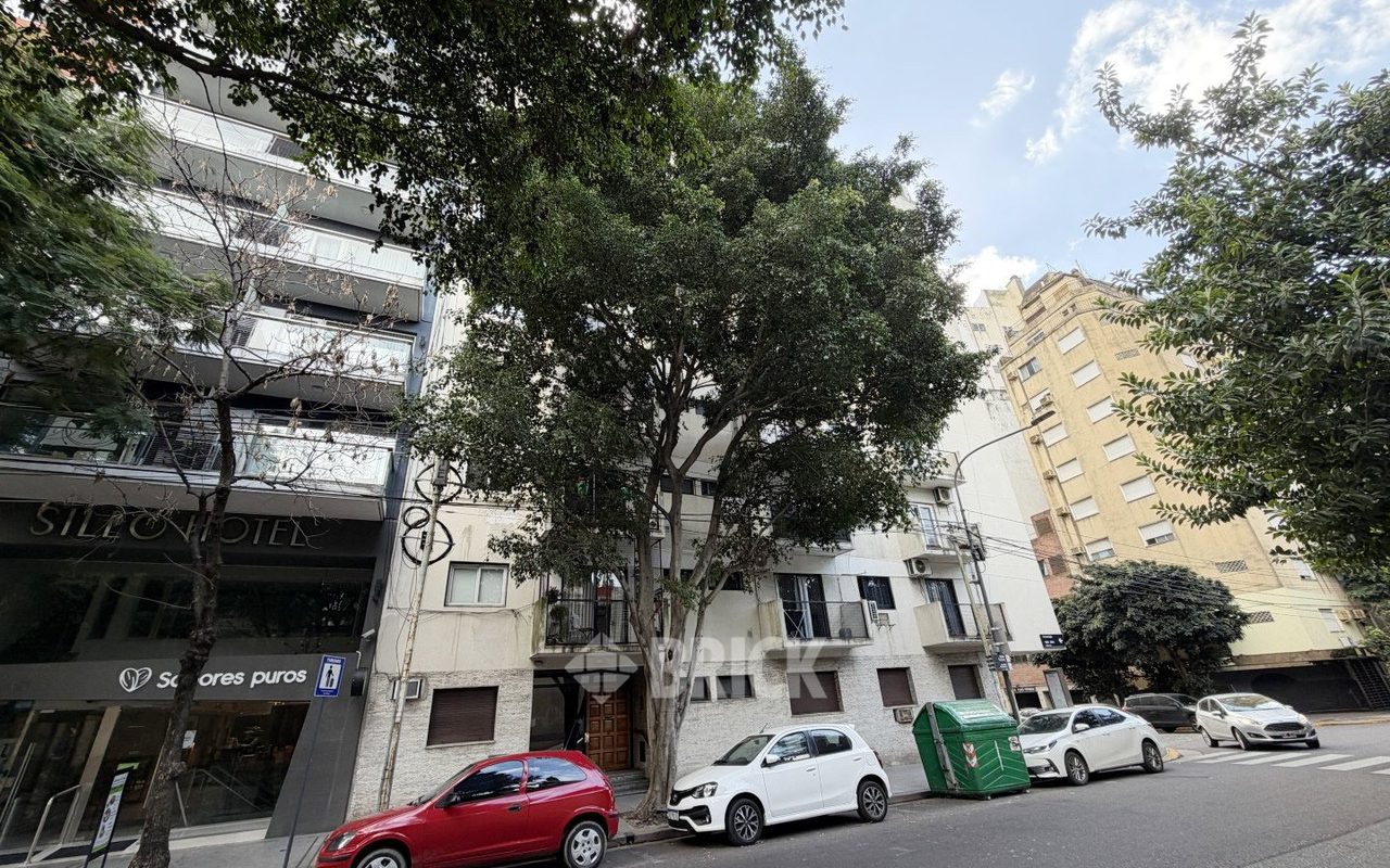 AZCUENAGA al 1900 Piso 2 27