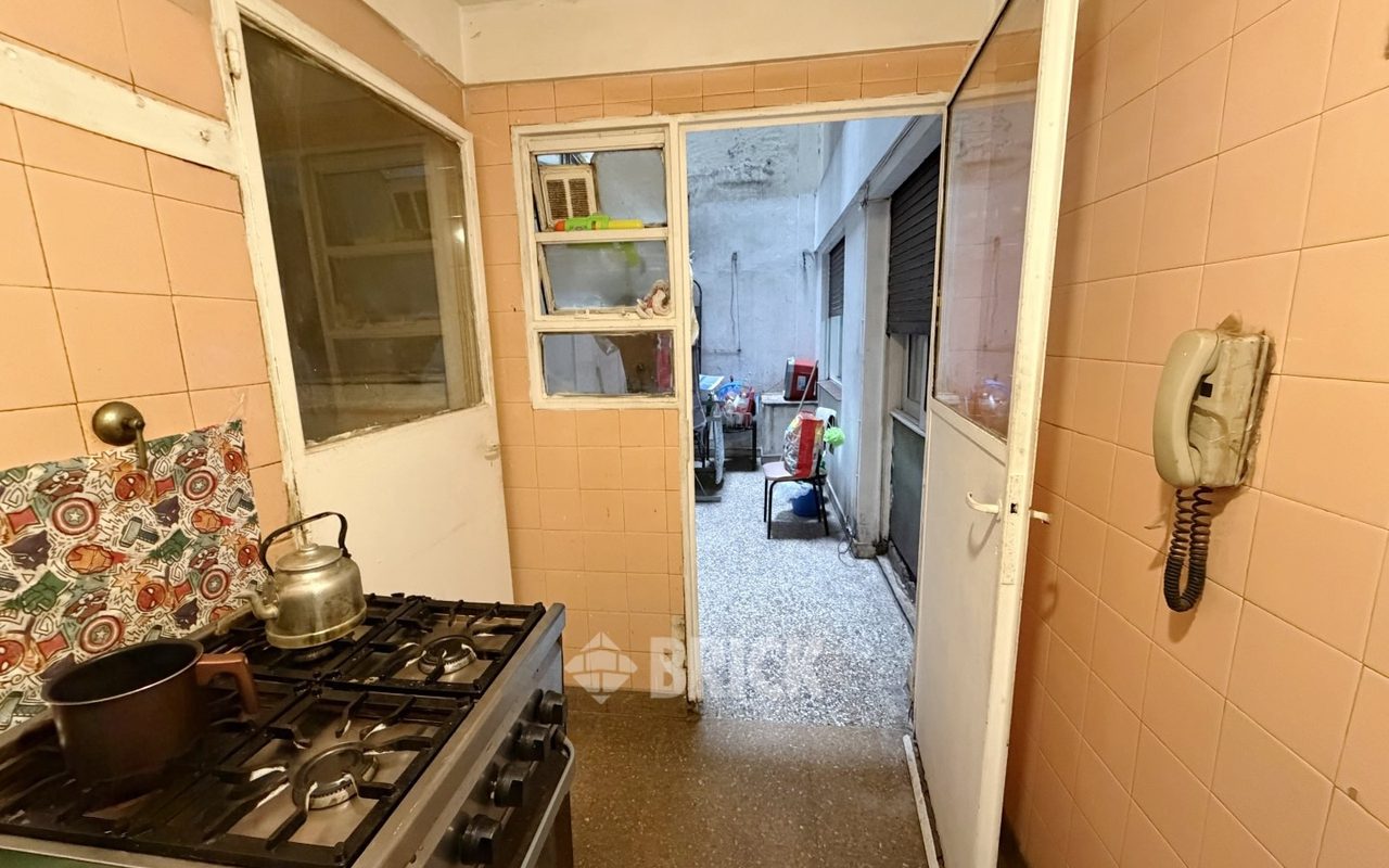 URIBURU, JOSE EVARISTO al 400 Piso 1 16