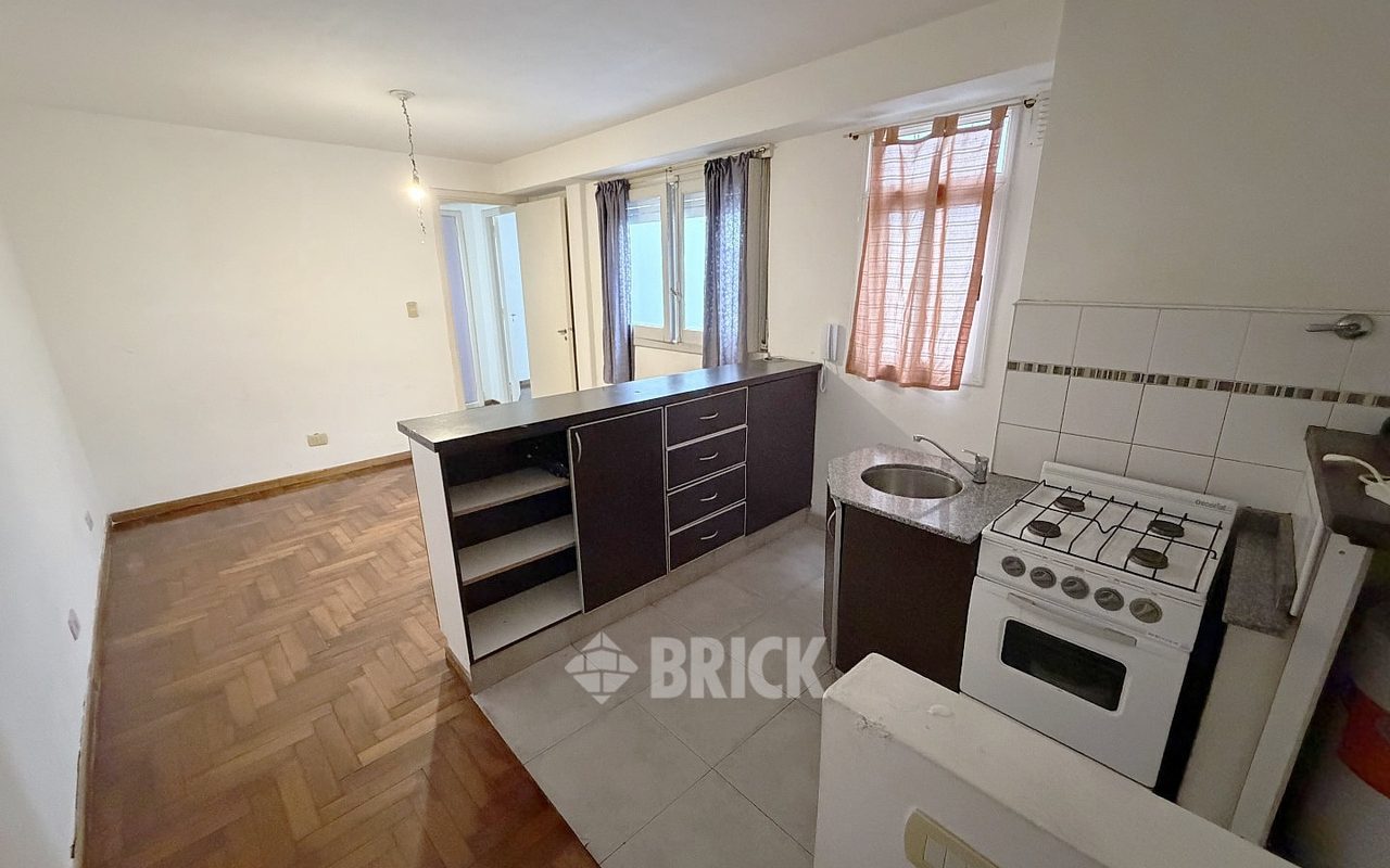 GOMEZ, VALENTIN al 3100 Piso 2 1
