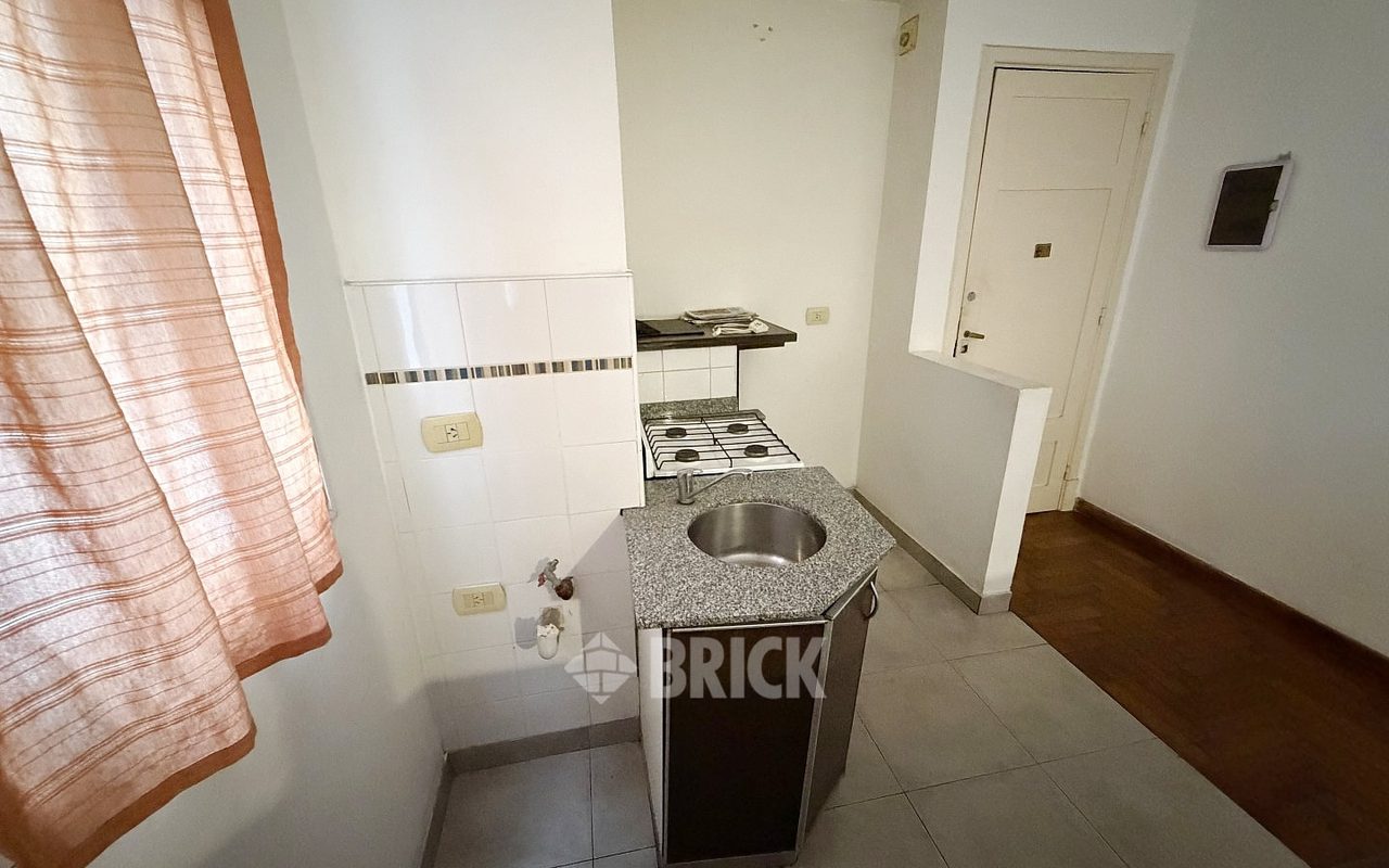 GOMEZ, VALENTIN al 3100 Piso 2 12