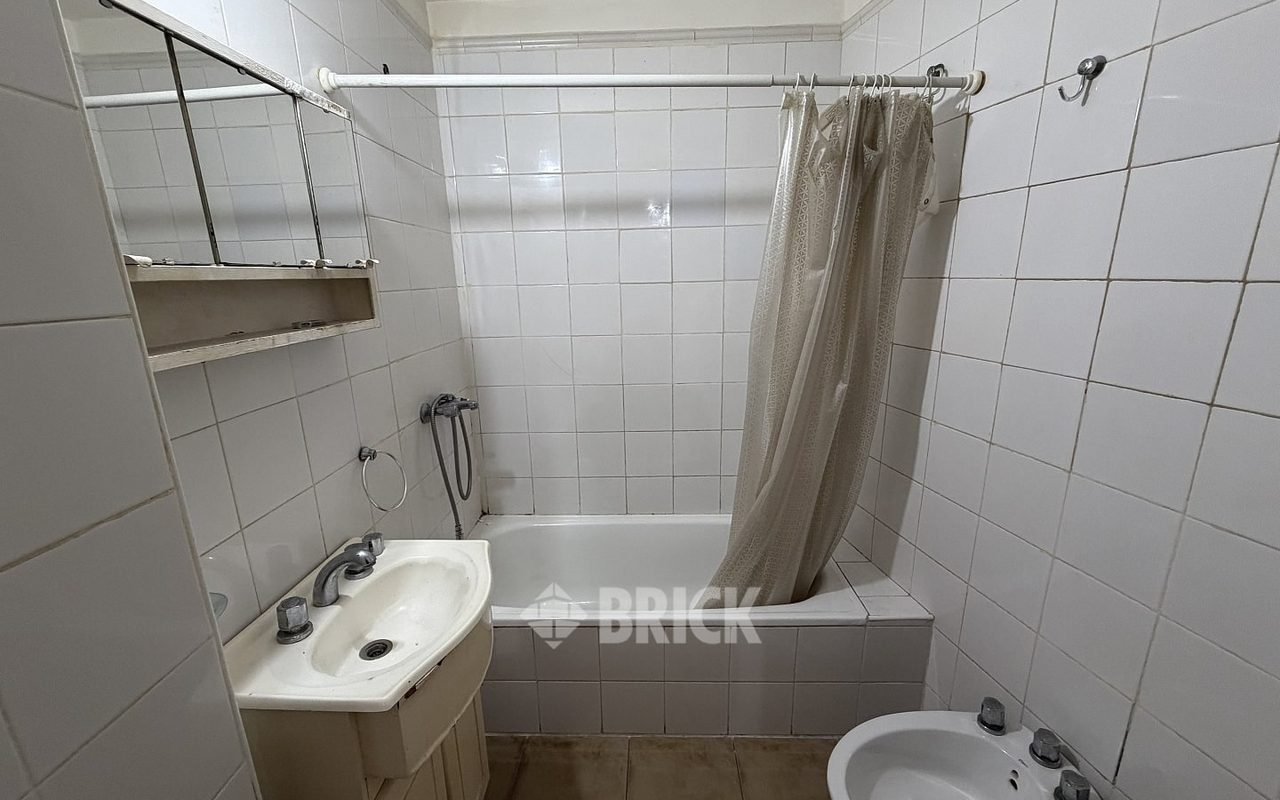 GOMEZ, VALENTIN al 3100 Piso 2 18