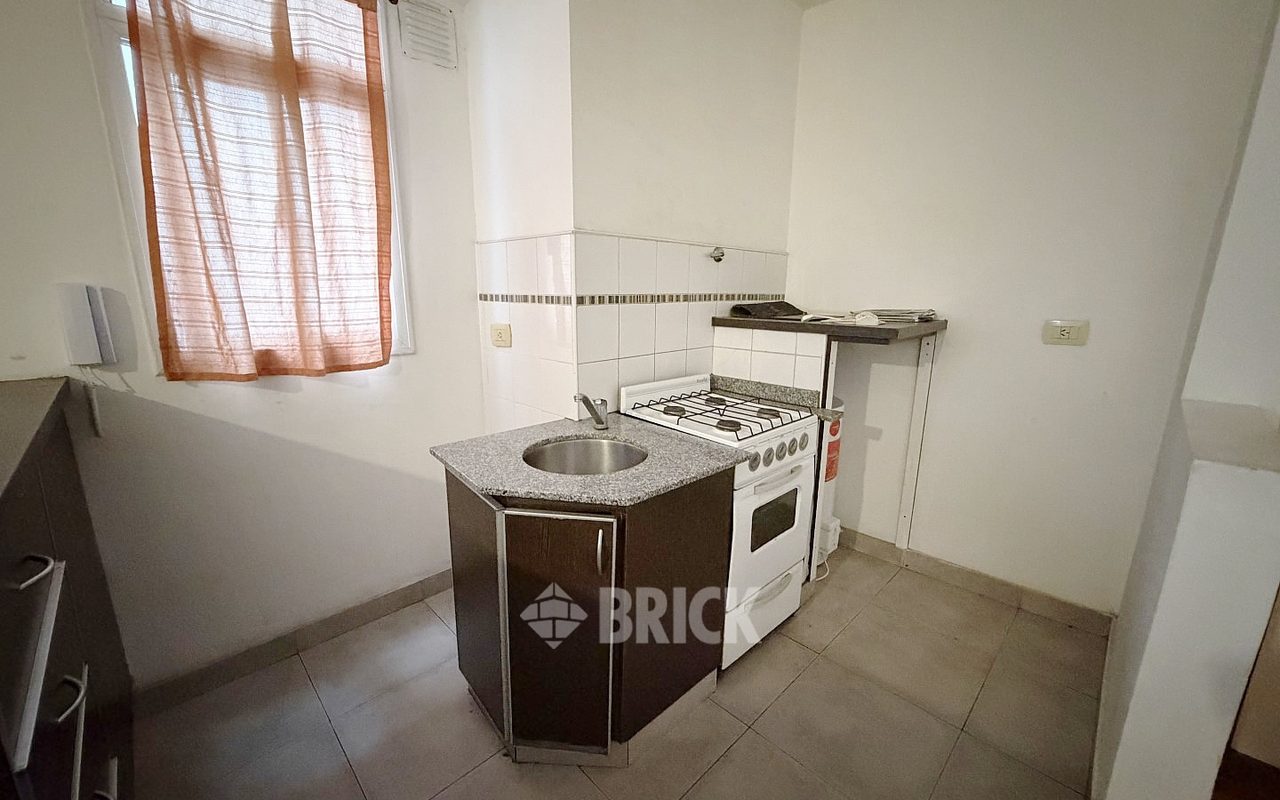 GOMEZ, VALENTIN al 3100 Piso 2 9