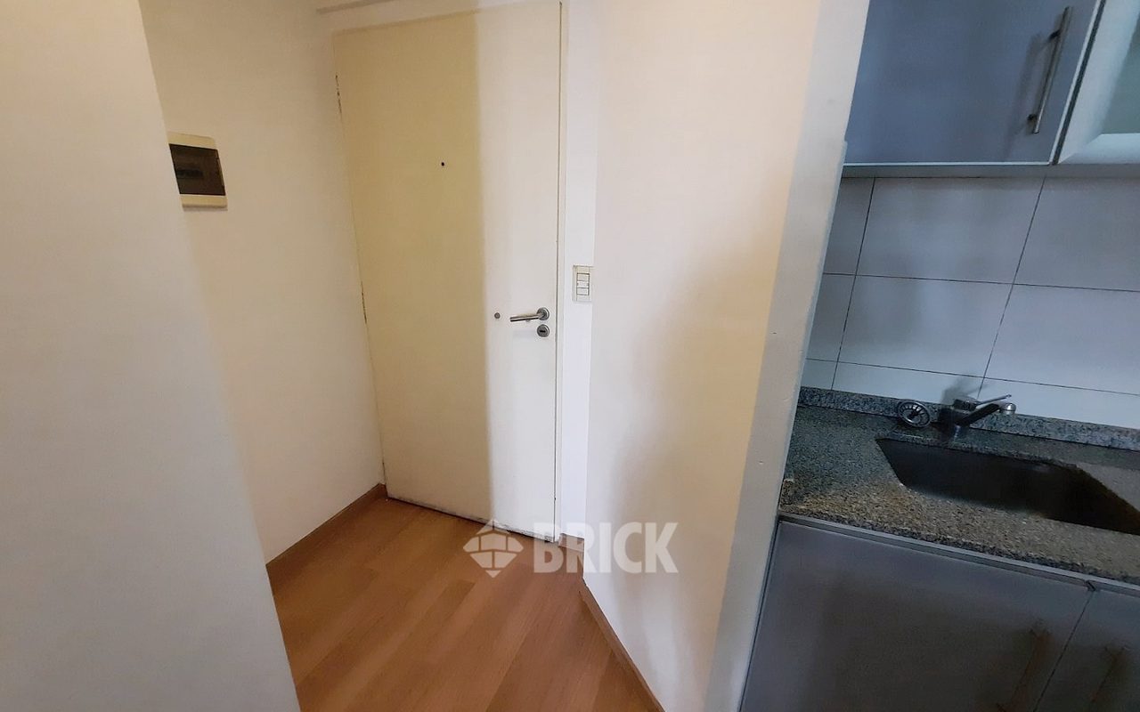 BRAVO, MARIO al 1100 Piso 3 18