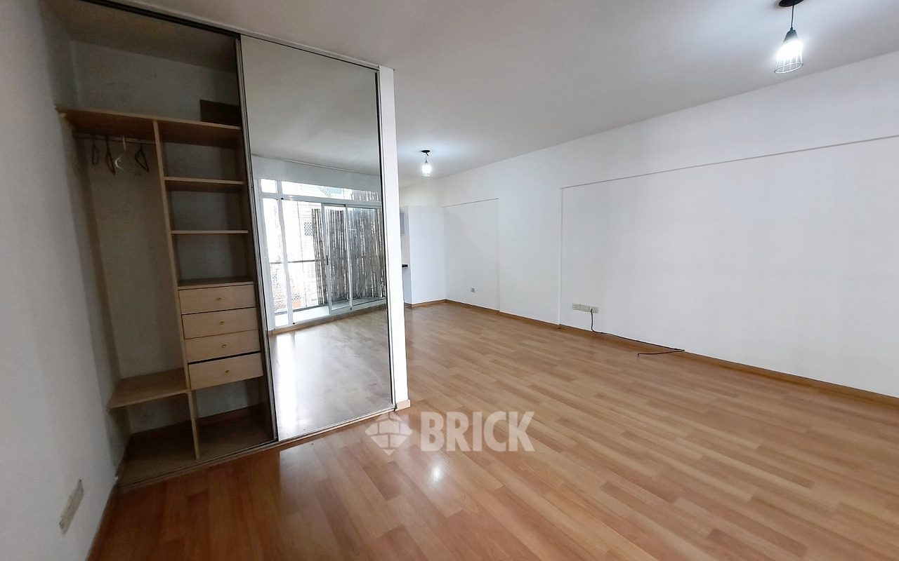 BRAVO, MARIO al 1100 Piso 3 6