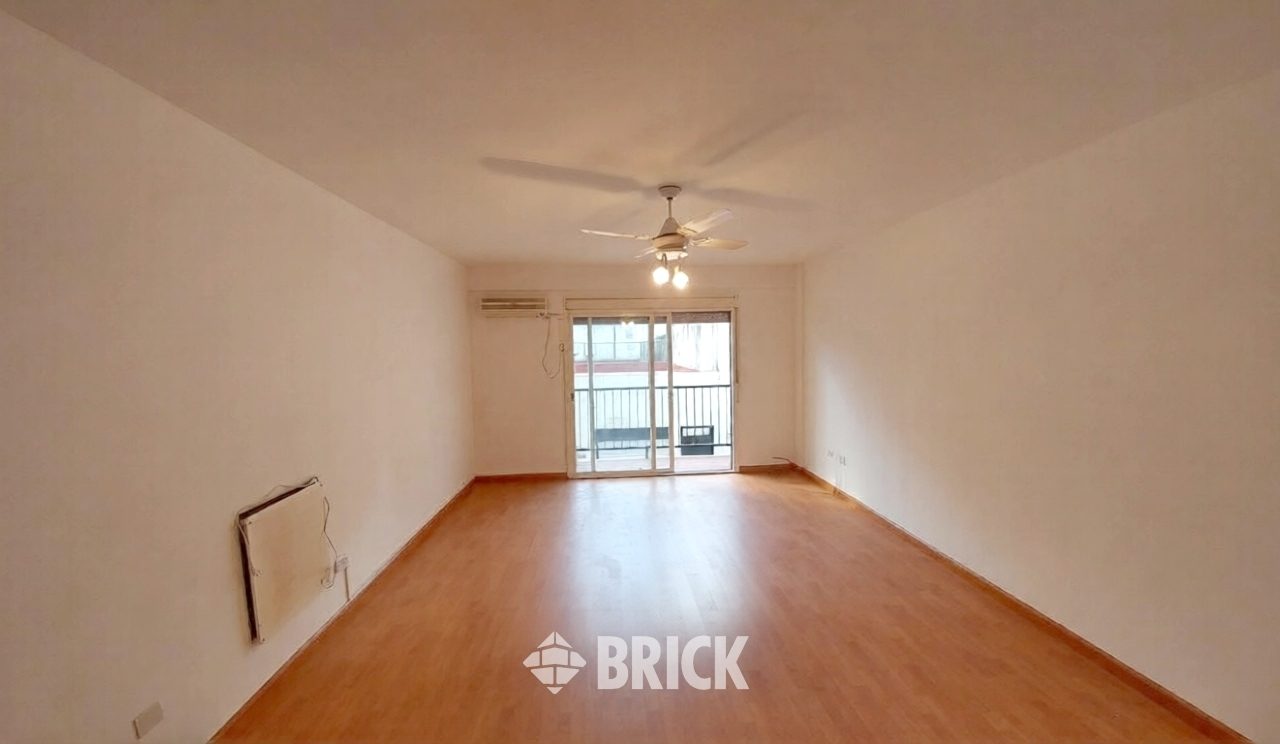 PACHECO DE MELO al 2900 Piso 1 1