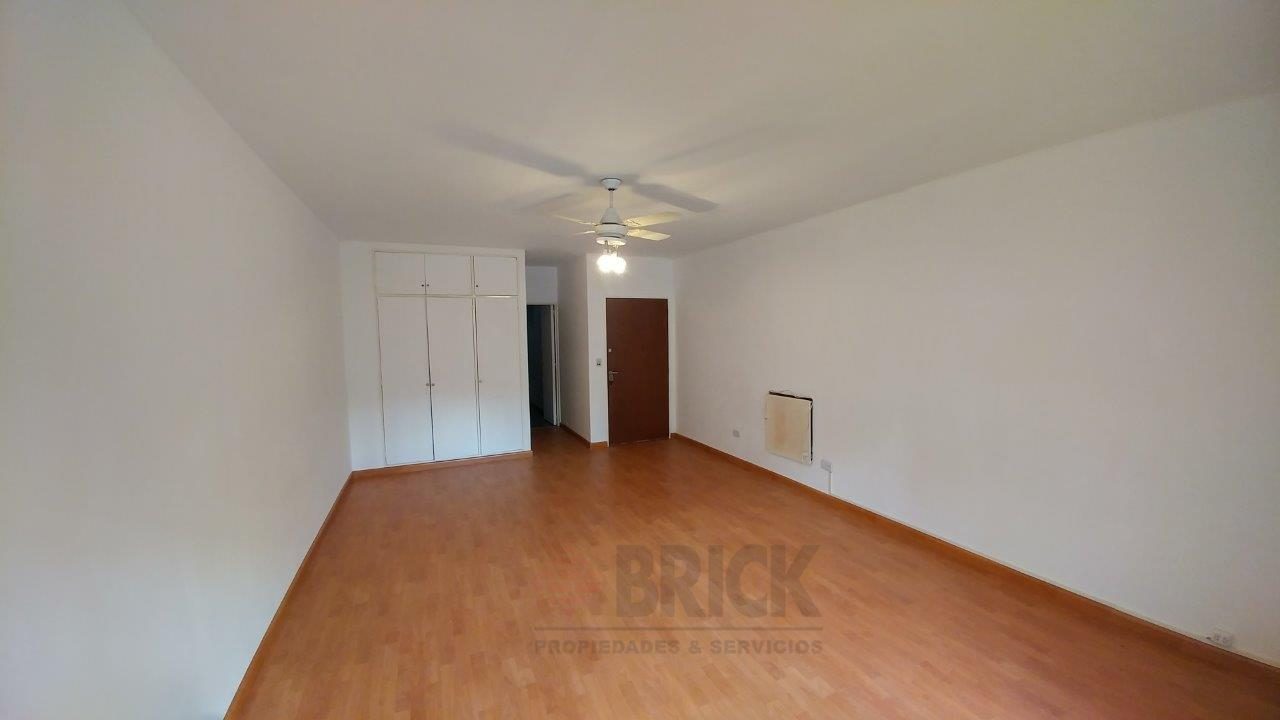 PACHECO DE MELO al 2900 Piso 1 3