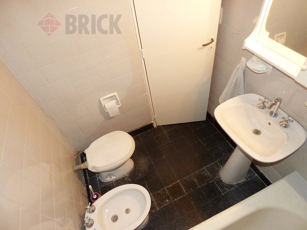 RIVADAVIA, AV. al 6100 Piso 2 12
