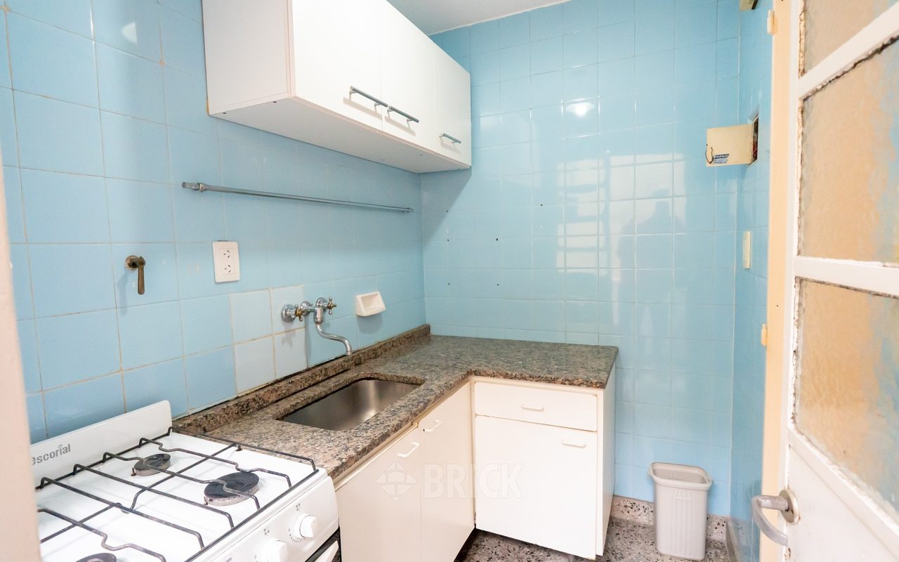 RIVADAVIA, AV. al 6100 Piso 2 11