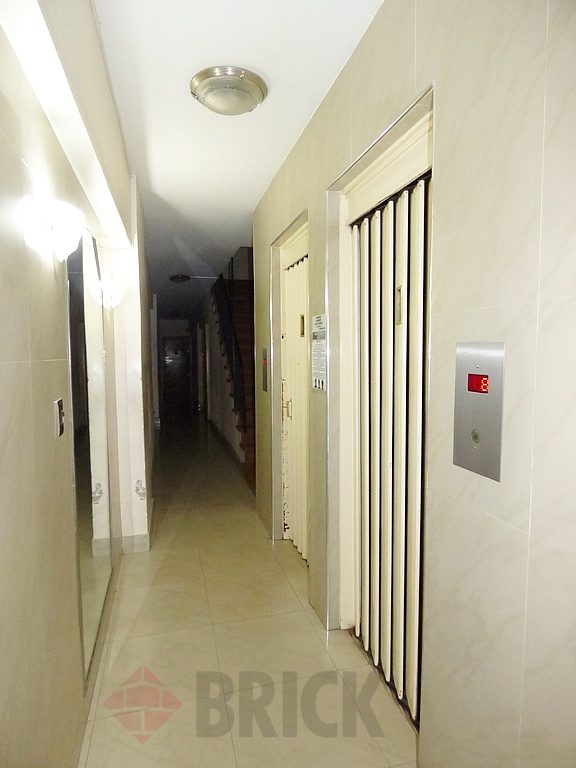 RIVADAVIA, AV. al 6100 Piso 2 20