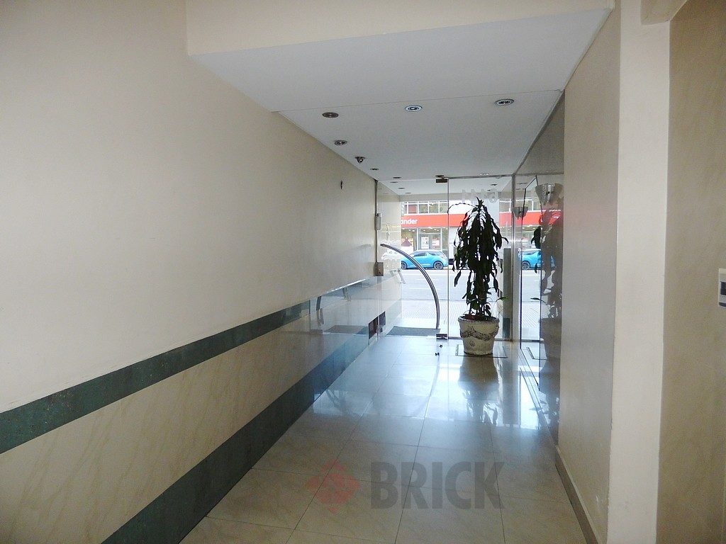 RIVADAVIA, AV. al 6100 Piso 2 21