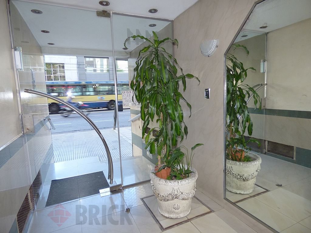 RIVADAVIA, AV. al 6100 Piso 2 22