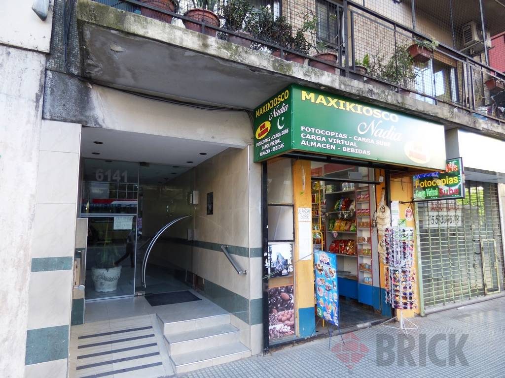 RIVADAVIA, AV. al 6100 Piso 2 24
