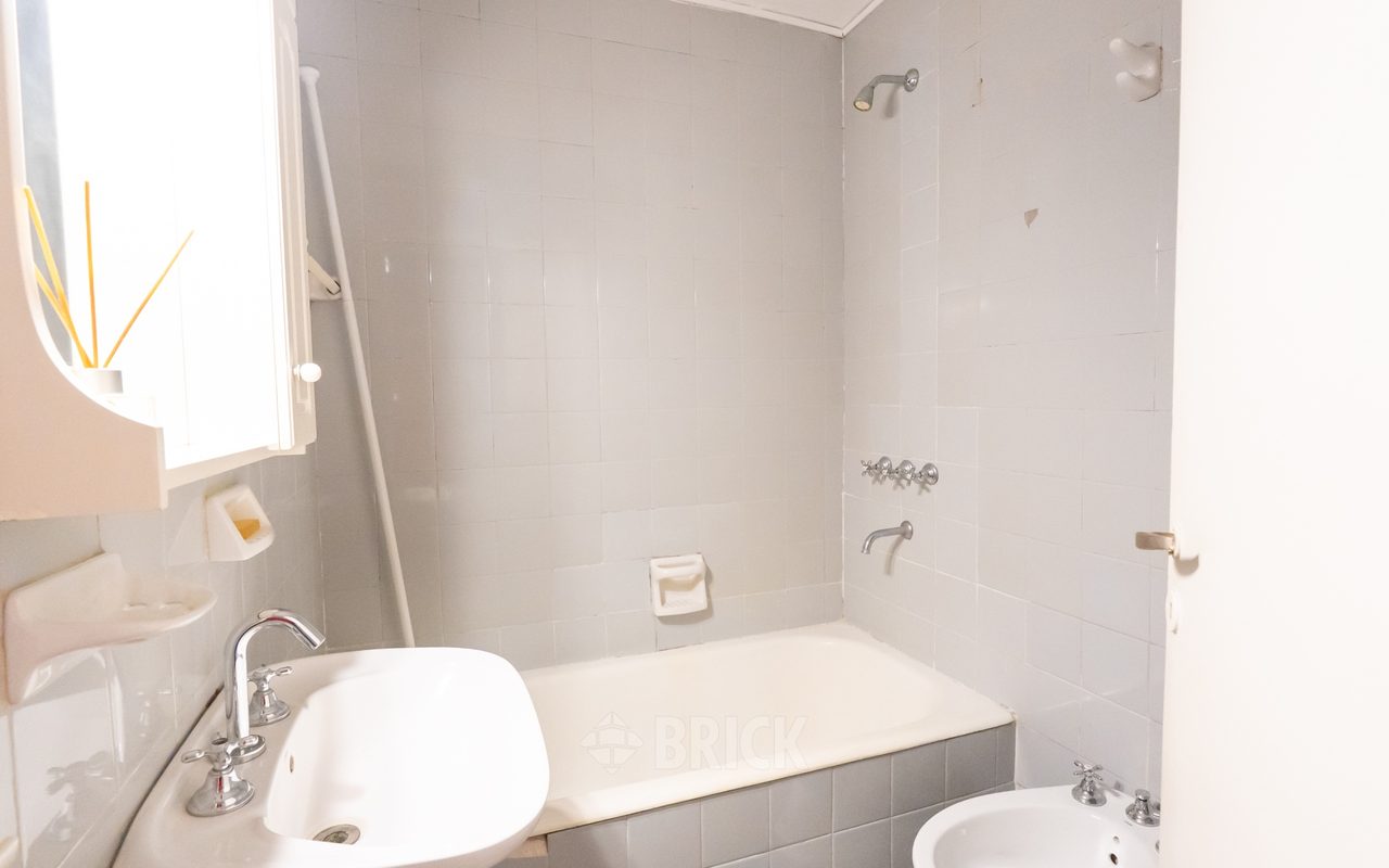 RIVADAVIA, AV. al 6100 Piso 2 5