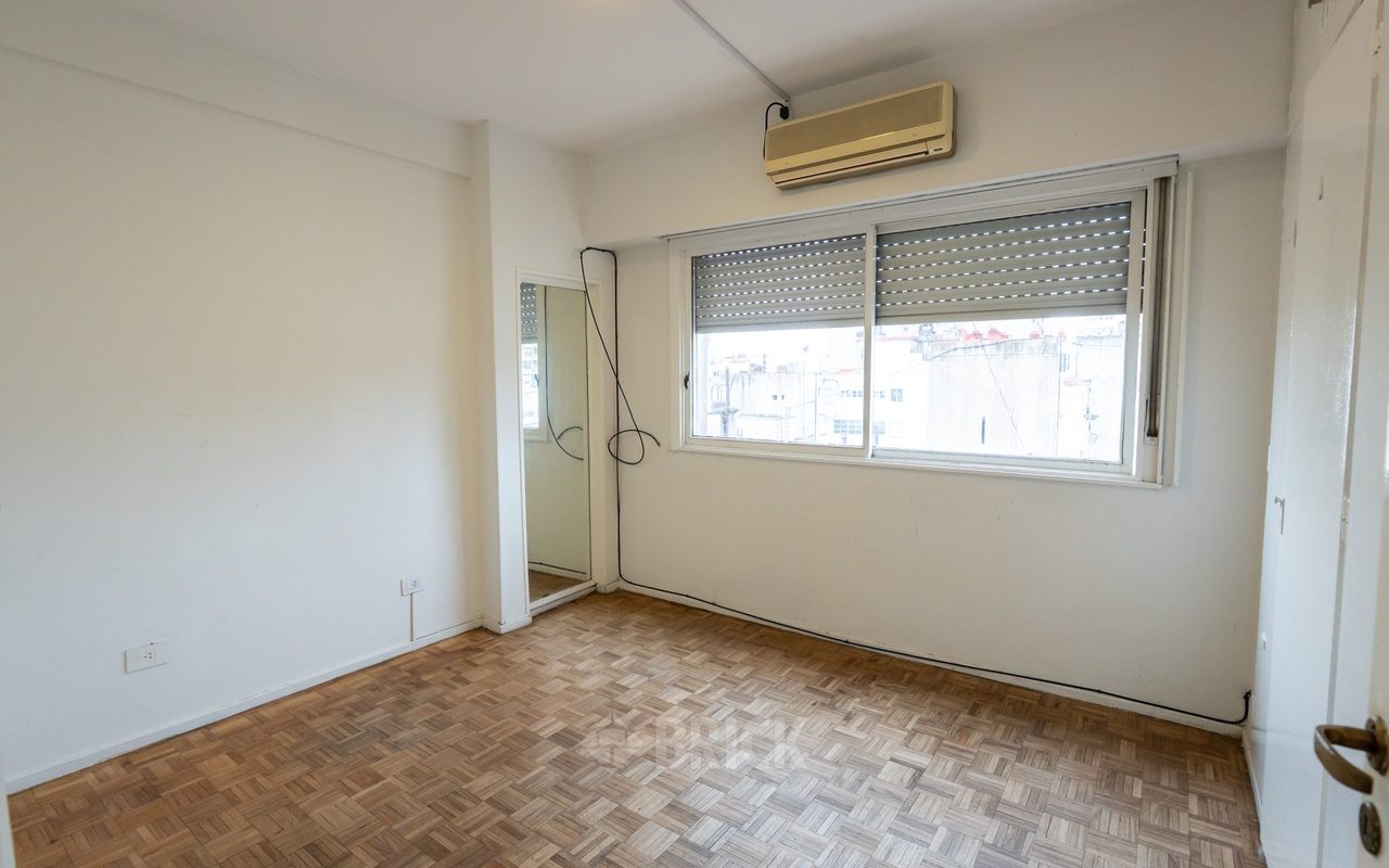PELLEGRINI, CARLOS al 1200 Piso 12 7