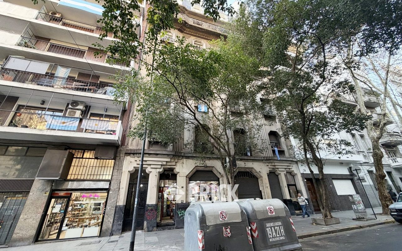 SARMIENTO al 2000 Piso 4 25