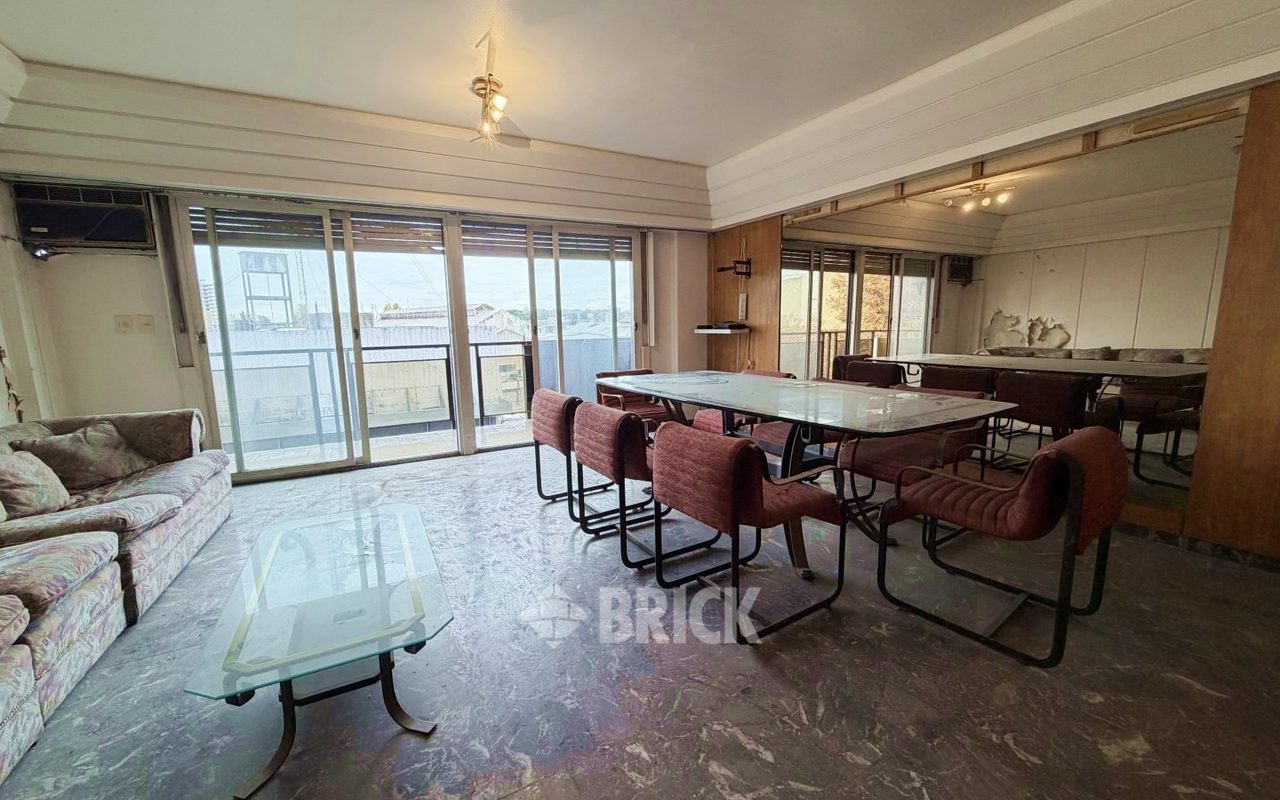 MONTES DE OCA, AV. al 1100 Piso 5 1