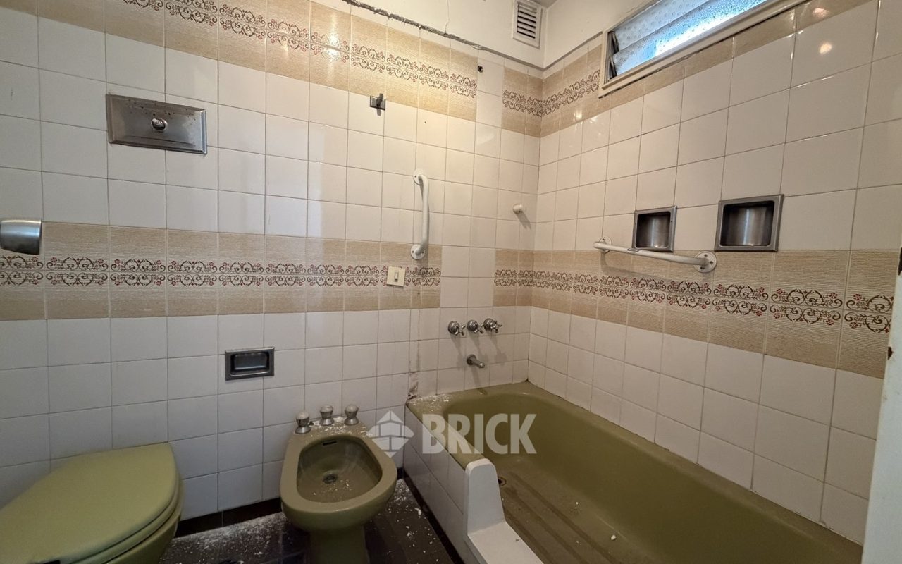 MONTES DE OCA, AV. al 1100 Piso 5 17