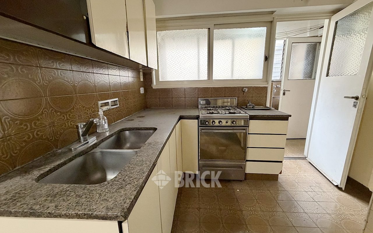 MONTES DE OCA, AV. al 1100 Piso 5 27
