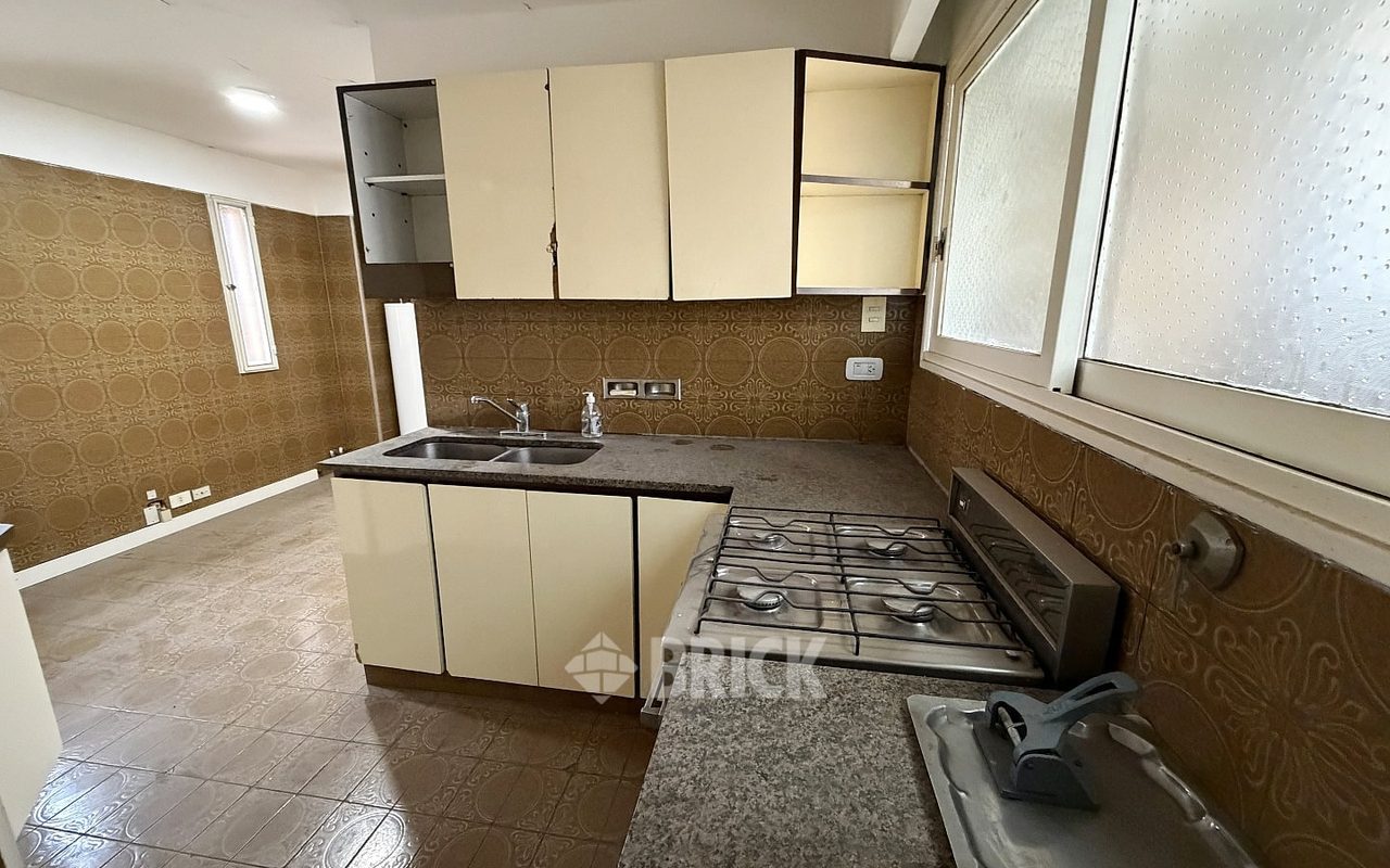 MONTES DE OCA, AV. al 1100 Piso 5 29
