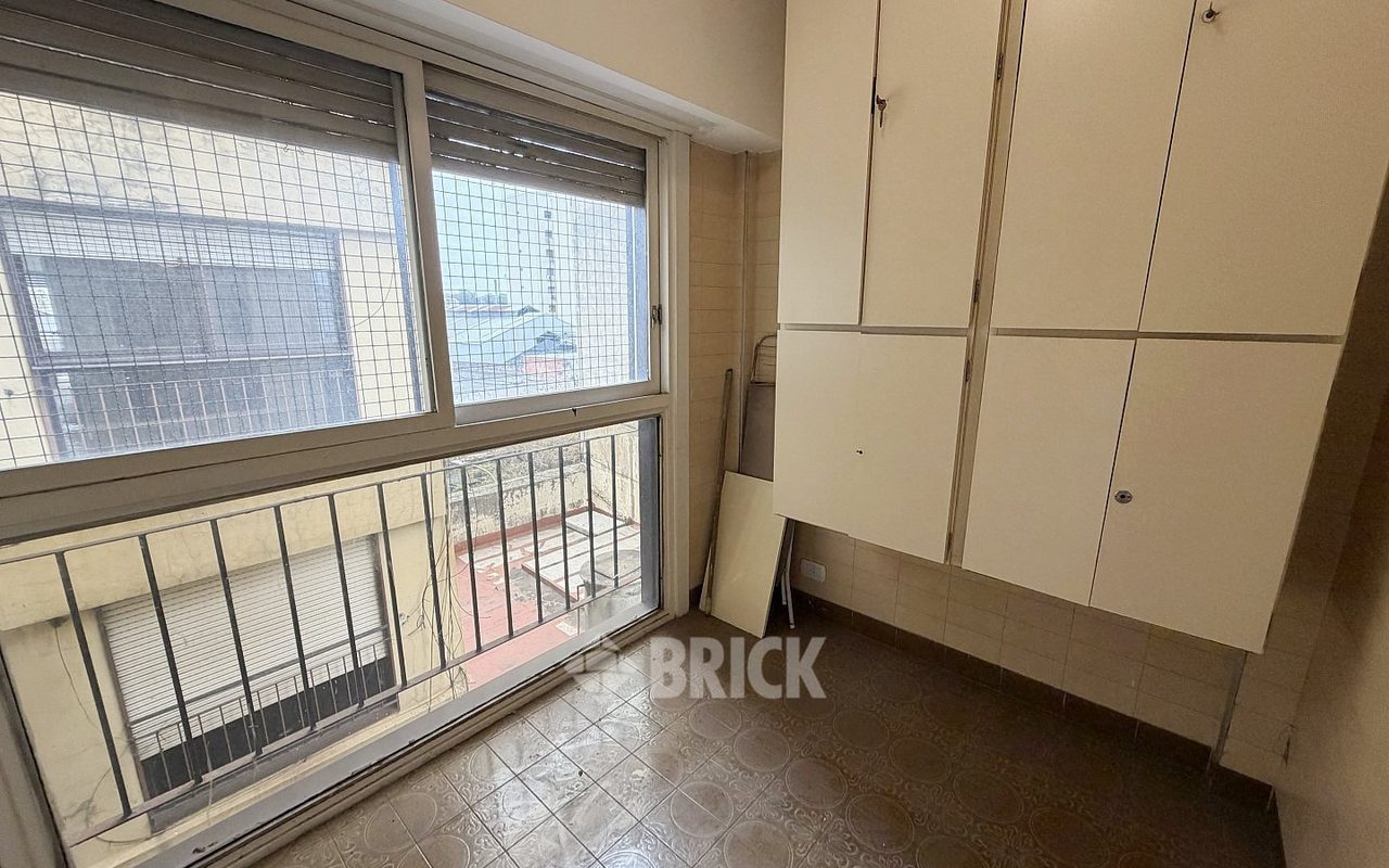 MONTES DE OCA, AV. al 1100 Piso 5 31