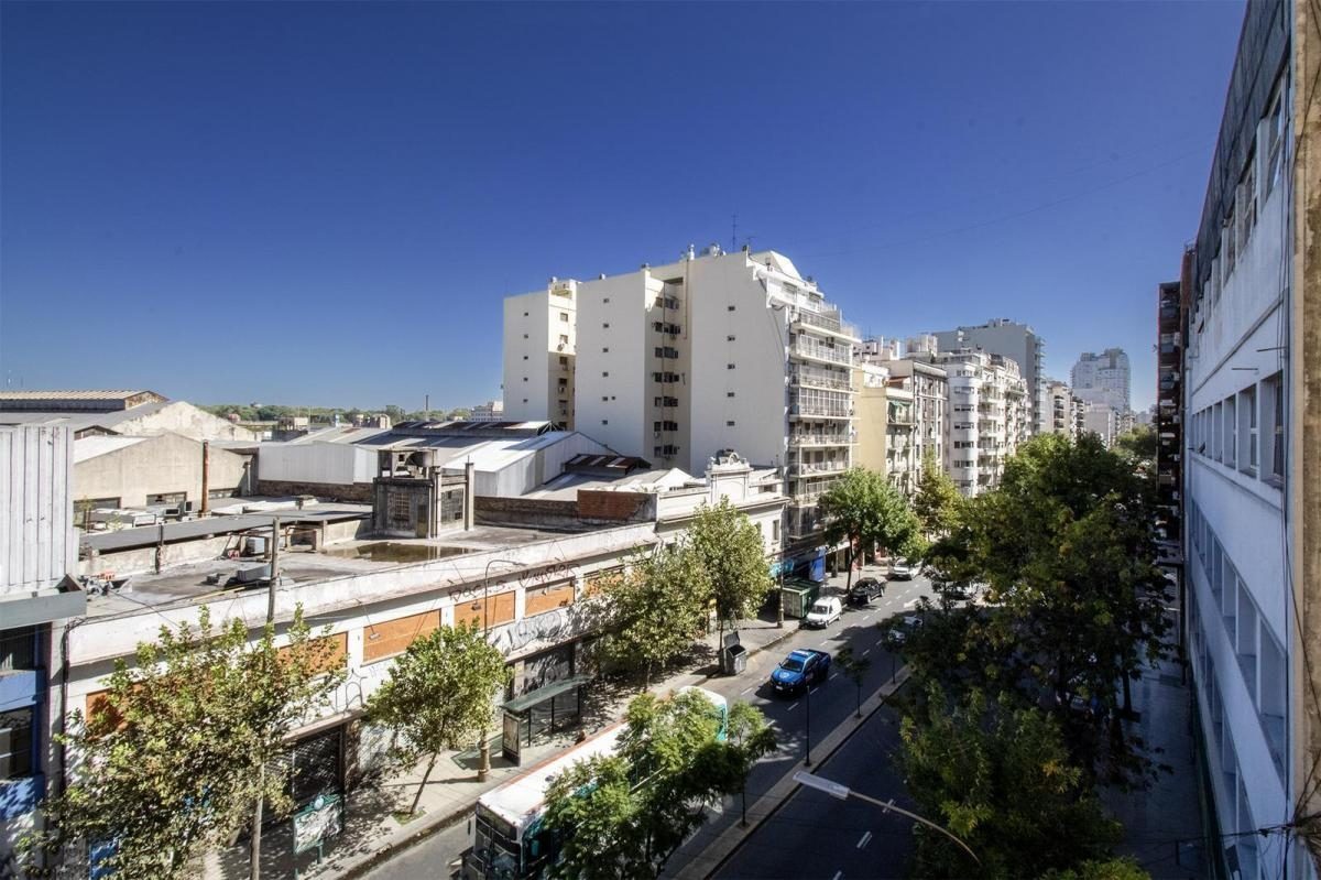 MONTES DE OCA, AV. al 1100 Piso 5 8
