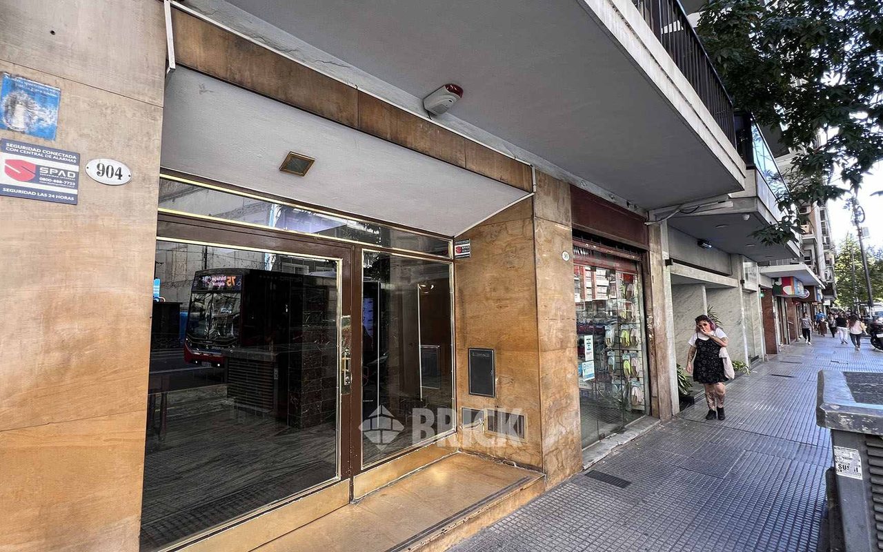 PUEYRREDON, AV. al 900 Piso 9 24