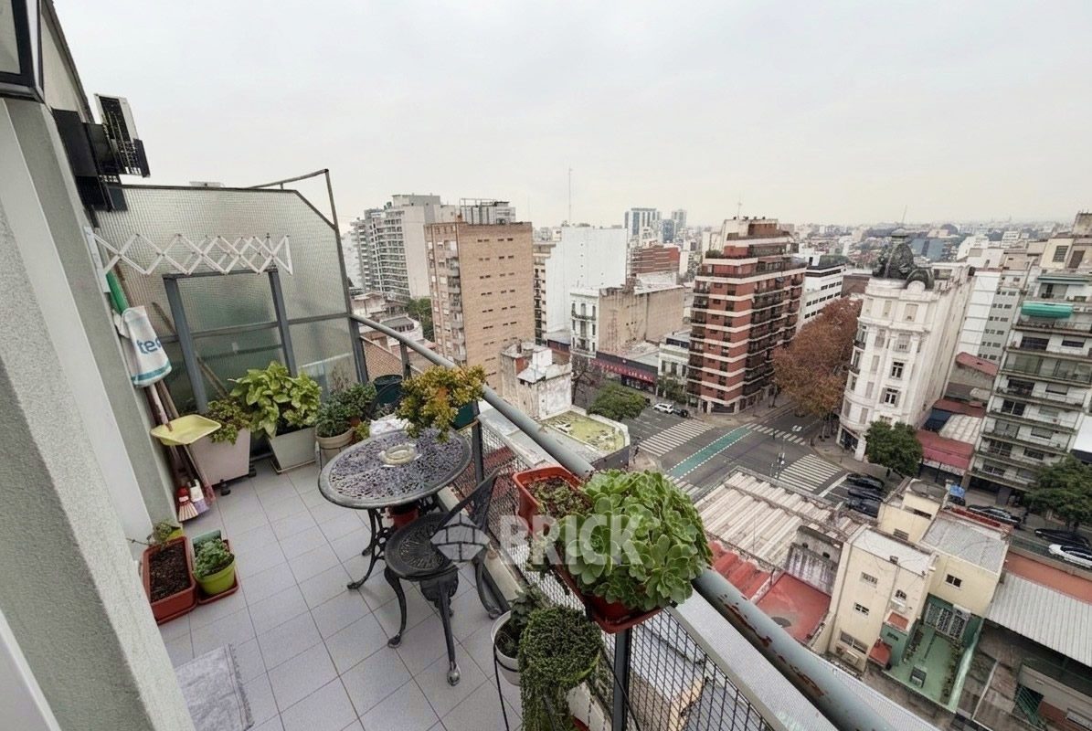 DEAN FUNES al 1100 Piso 12 10