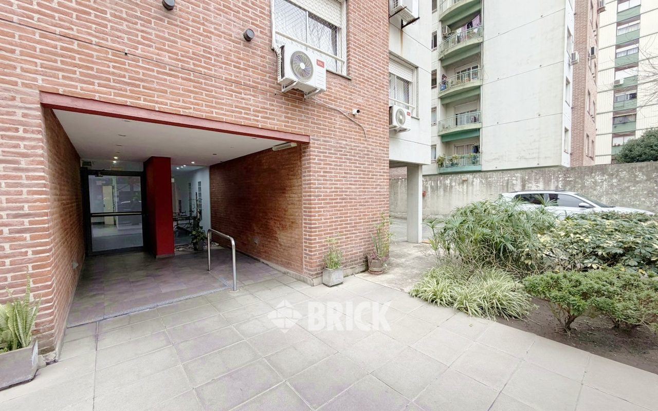 DEAN FUNES al 1100 Piso 12 30