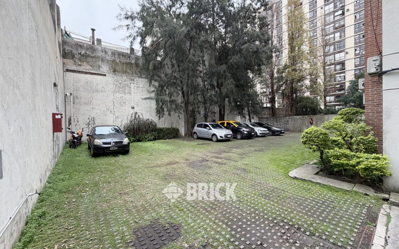 DEAN FUNES al 1100 Piso 12 32