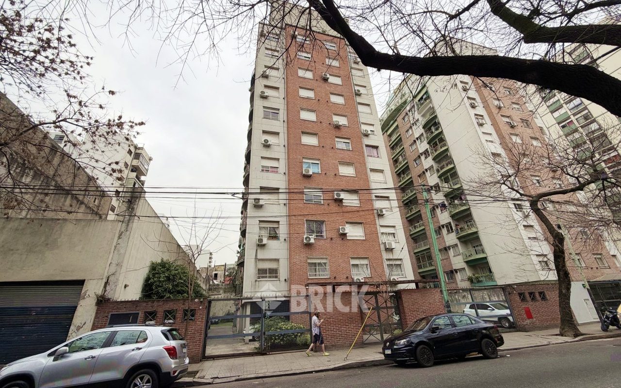 DEAN FUNES al 1100 Piso 12 35