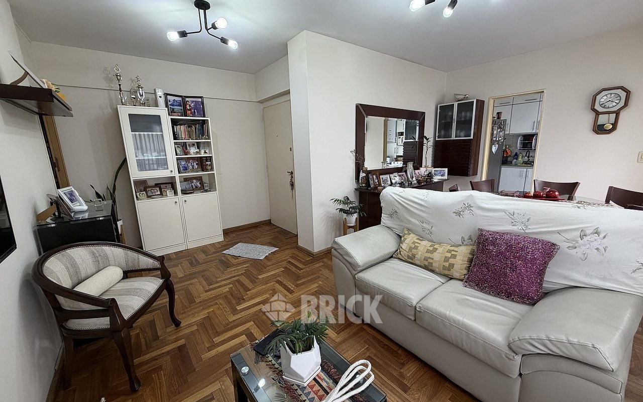 DEAN FUNES al 1100 Piso 12 4