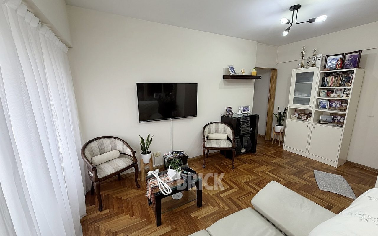DEAN FUNES al 1100 Piso 12 8